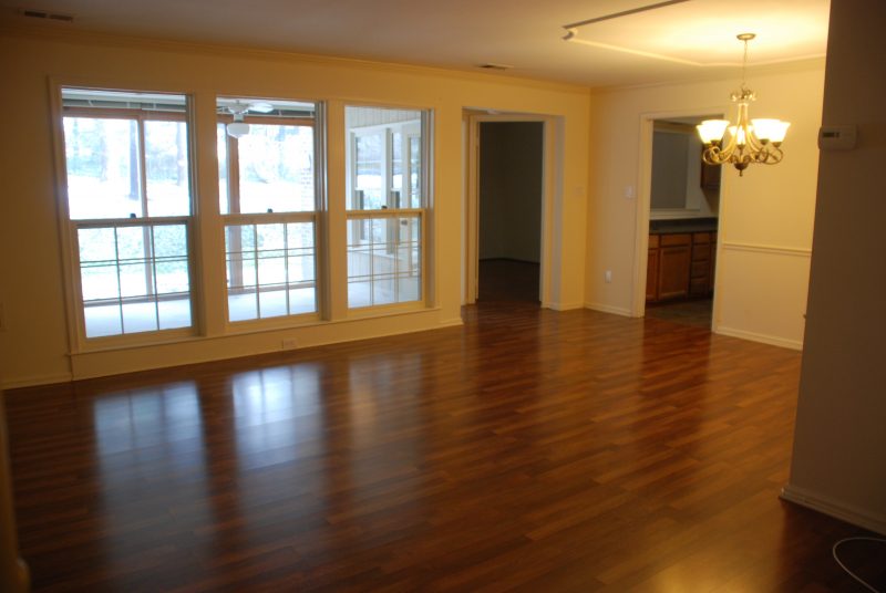 Garden style condo, 2 br/2 ba, den, sunroom, w/d near Grosvenor Metro