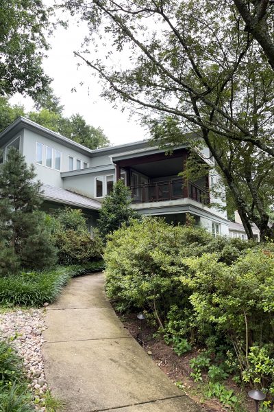 Large contemporary home off Rock Creek Park, 10 minutes to NIH