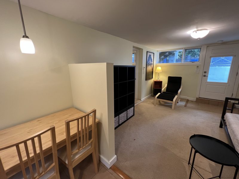 Lovely Basement Apartment with Office in Bethesda- 4 Blocks from NIH