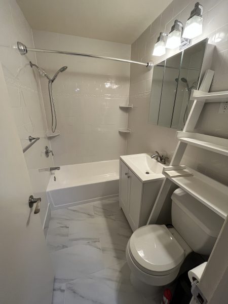Xtra large 3 bedroom 2 bath sunny centrally located