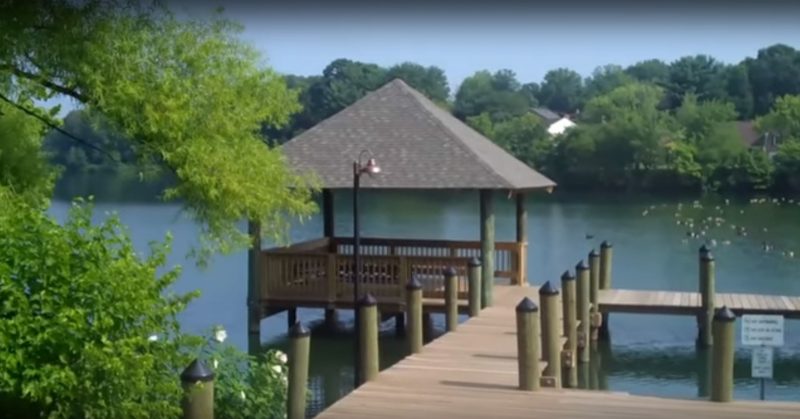 Breathtaking 2 bedroom and 2.5 bath townhouse for rent.