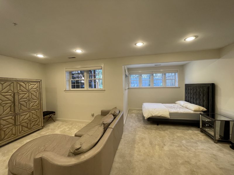 Great Room to Rent in Rockville!