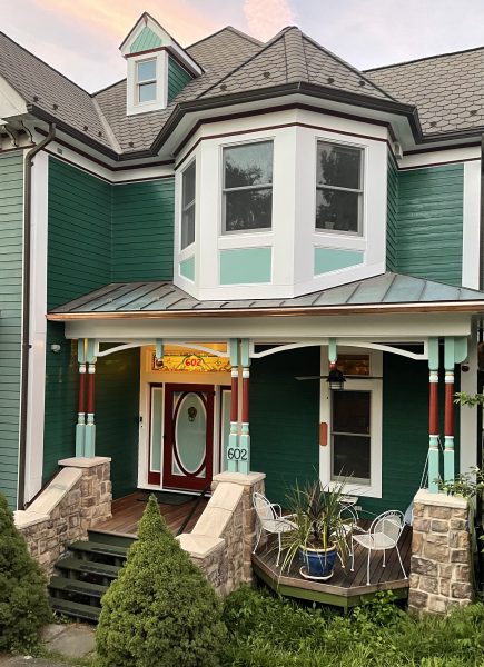 Private suite in modern Victorian $1100/mo, all utilities incl