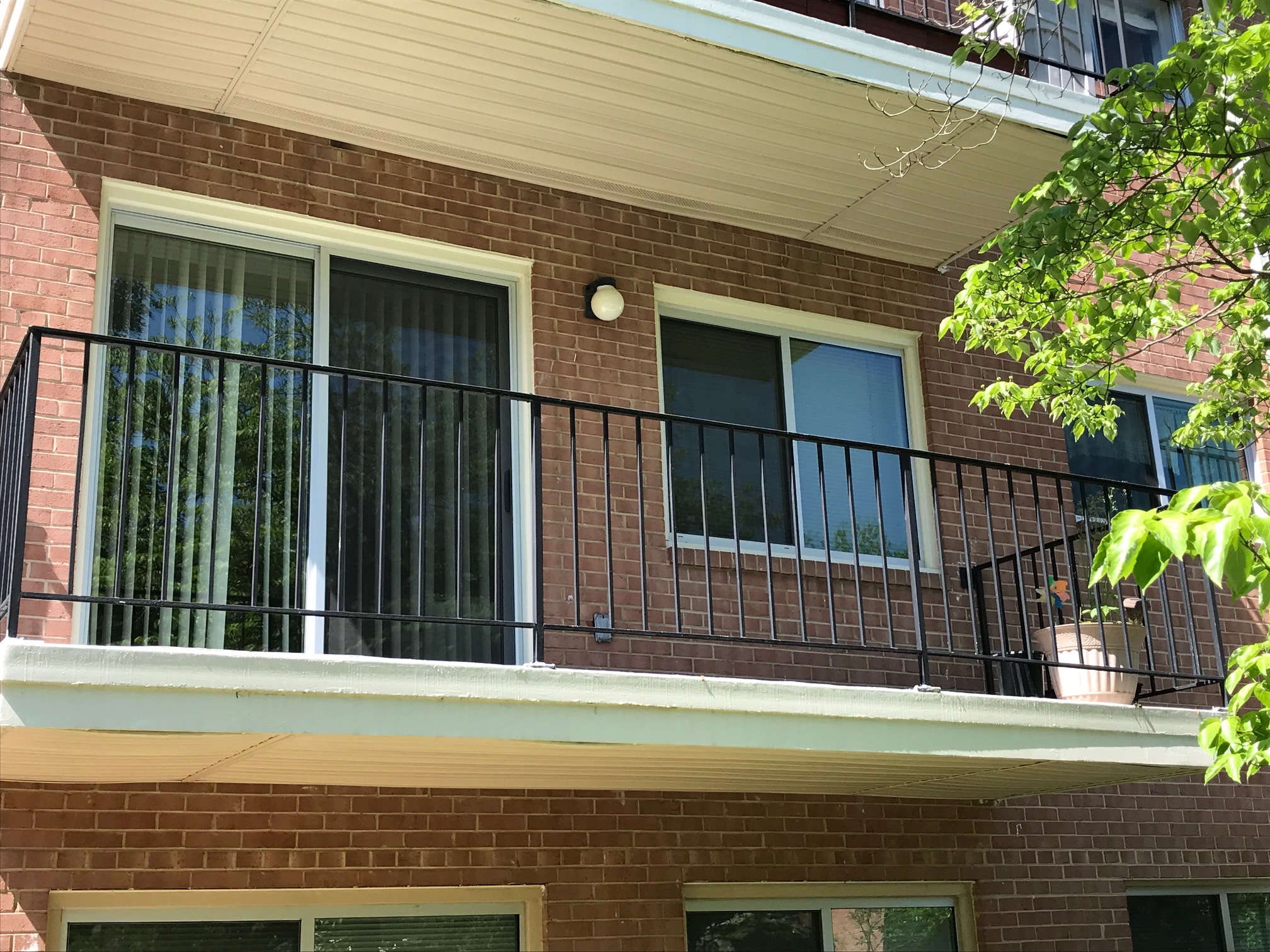 2BR/1BR Condo in Parkside Community / 2,250 Utilities Included / Sunny and Charming Corner