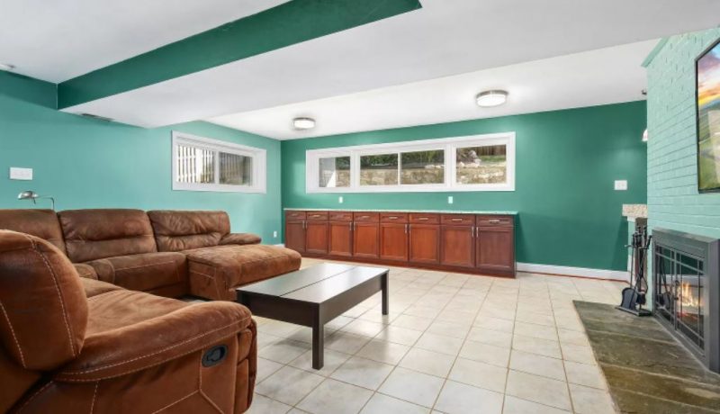 1 bedroom Spacious Basement Apartment for rent **Utilities Included**