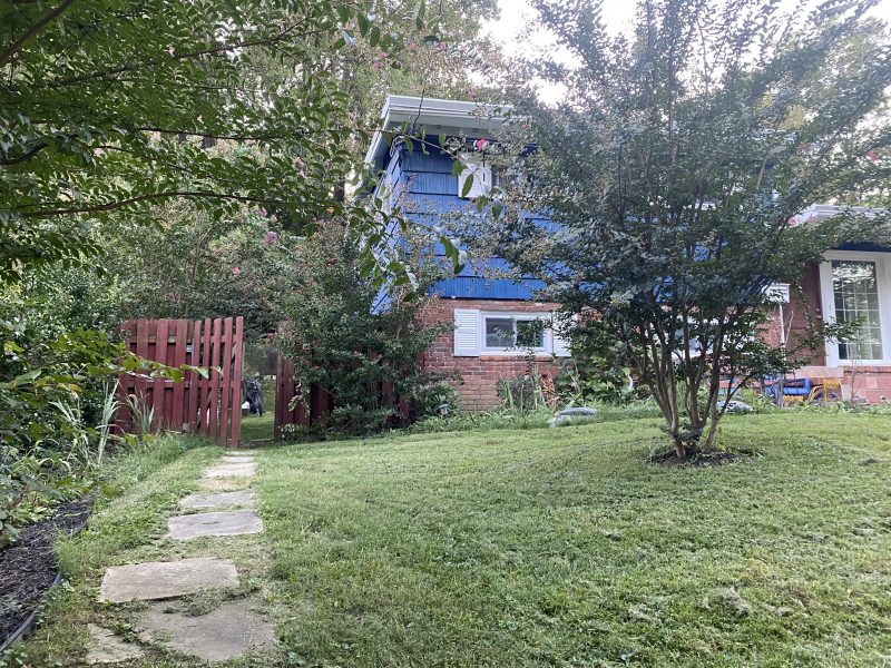 Room for rent: Ground-level basement apartment, fully furnished, on street front. Month-to-month lease with rent set at $700.0
