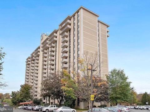 Fully Furnished 1-Bedroom Apartment Walking Distance to Montgomery Mall and Metro Transportation Center (Bus)