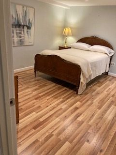 Huge sunny Bethesda room — walk to the NIH campus  -$800/month w/ utilities included!
