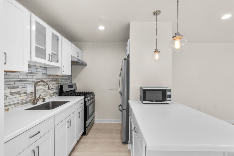 Renovated 1/1 condo- ALL UTILITIES INCLUDED- 10 min to NIH!