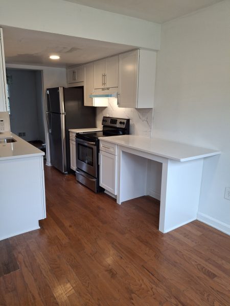 Share A Large Condo (1800 sq.ft.) in Gaithersburg, 15 min. to NIH (metro or car)