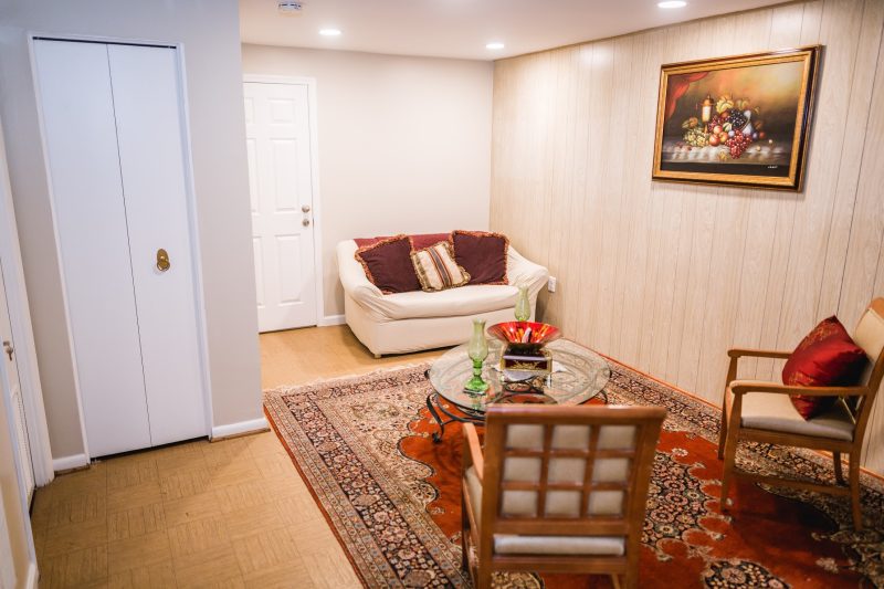 1 Bed Room Basement Apartment in Silver Spring/partially furnished