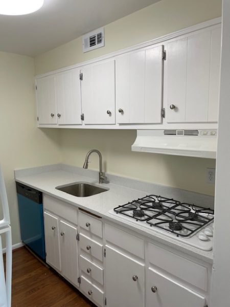 1 BR/1 Bath Condo – Just Steps from the Grosvenor Metro, and Just One Stop Away from NIH/WRMC!