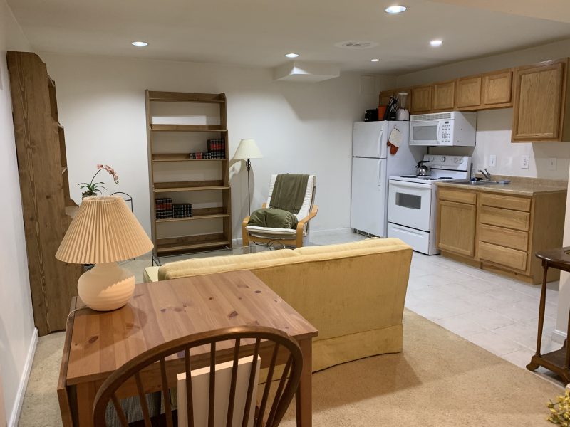 Cosy Fully Furnished Basement Apartment