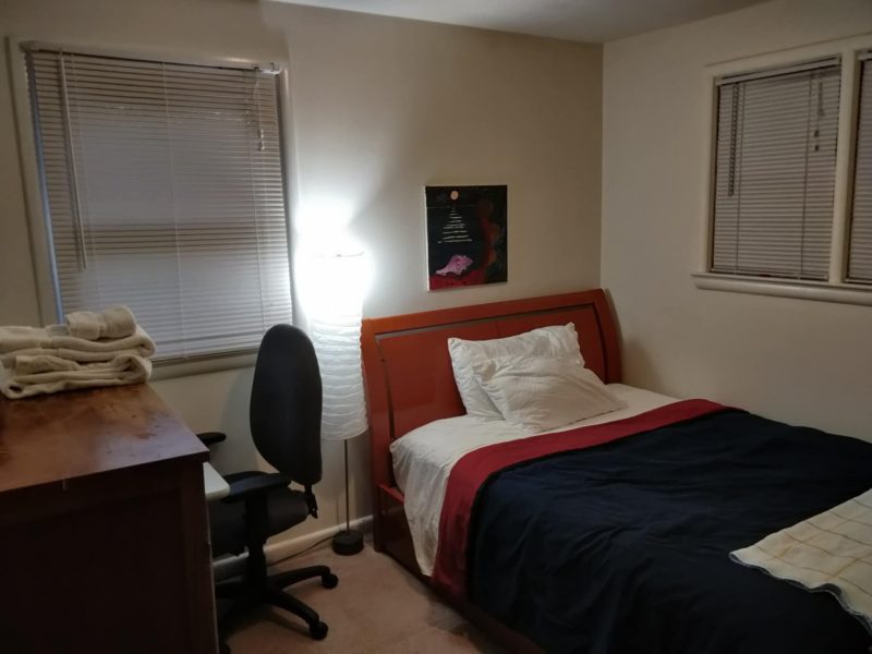 Furnished room with private bath 15-min bus ride or 11-minute drive to NIH