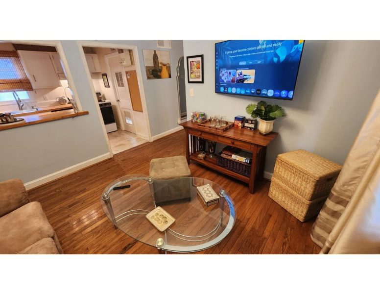 10122 Grant Ave Beautiful Rooms for Rent