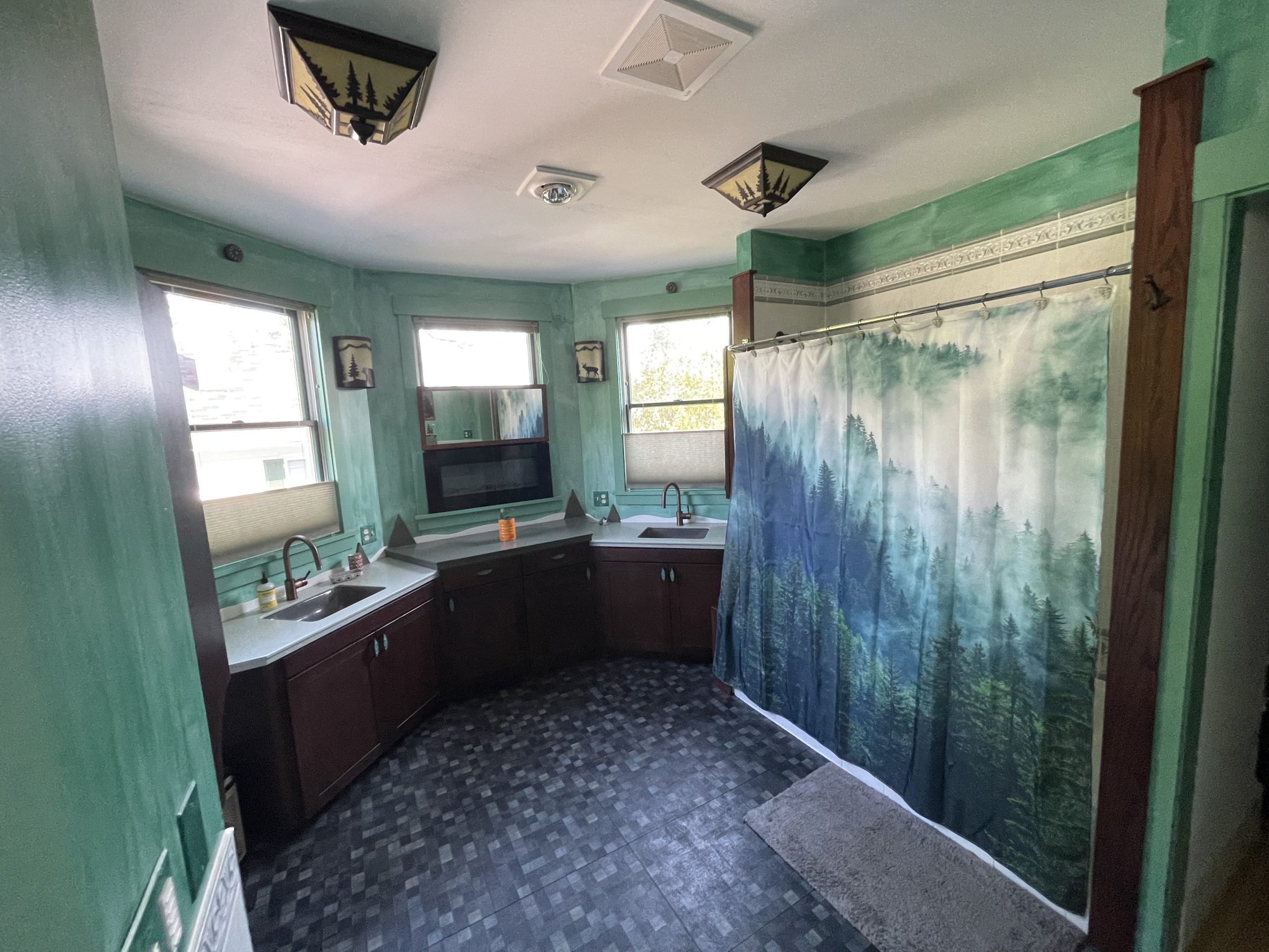 Third included private space is a huge bathroom Third included private space is a huge bathroom