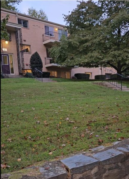 2-bedroom, 2-bath condo located a short walk from the Grosvenor-Strathmore Metro station (Red Line) and minutes to Walter Reed, NIH, I-295 and I-495, and downtown DC.