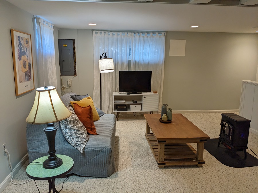 Spacious den view 1 Spacious den view 1