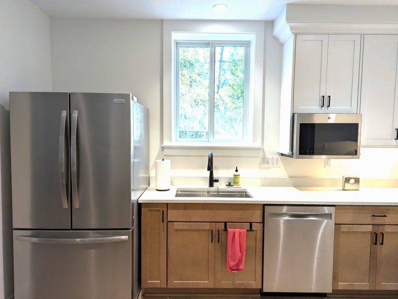 Spacious Bethesda Apartment – Fully Furnished – Utilities Included – Walk to metro/NIH – 1250 sqft – Short or Long term lease