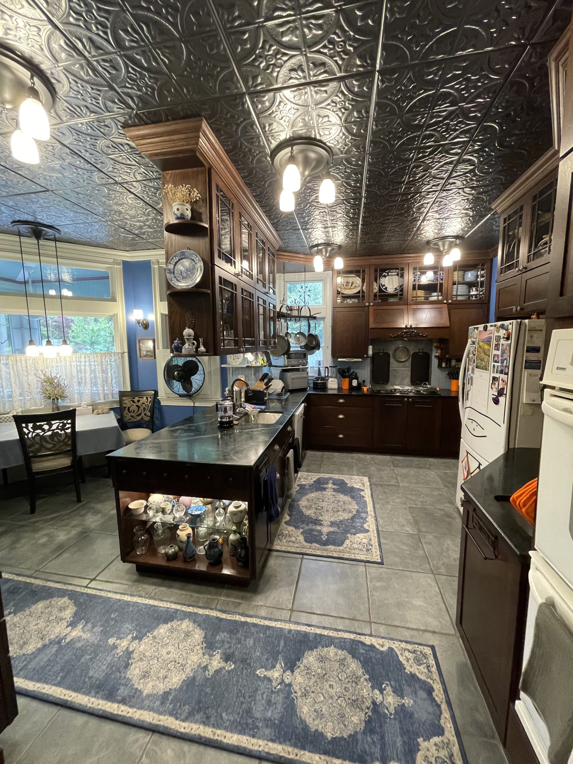 common area kitchen common area kitchen